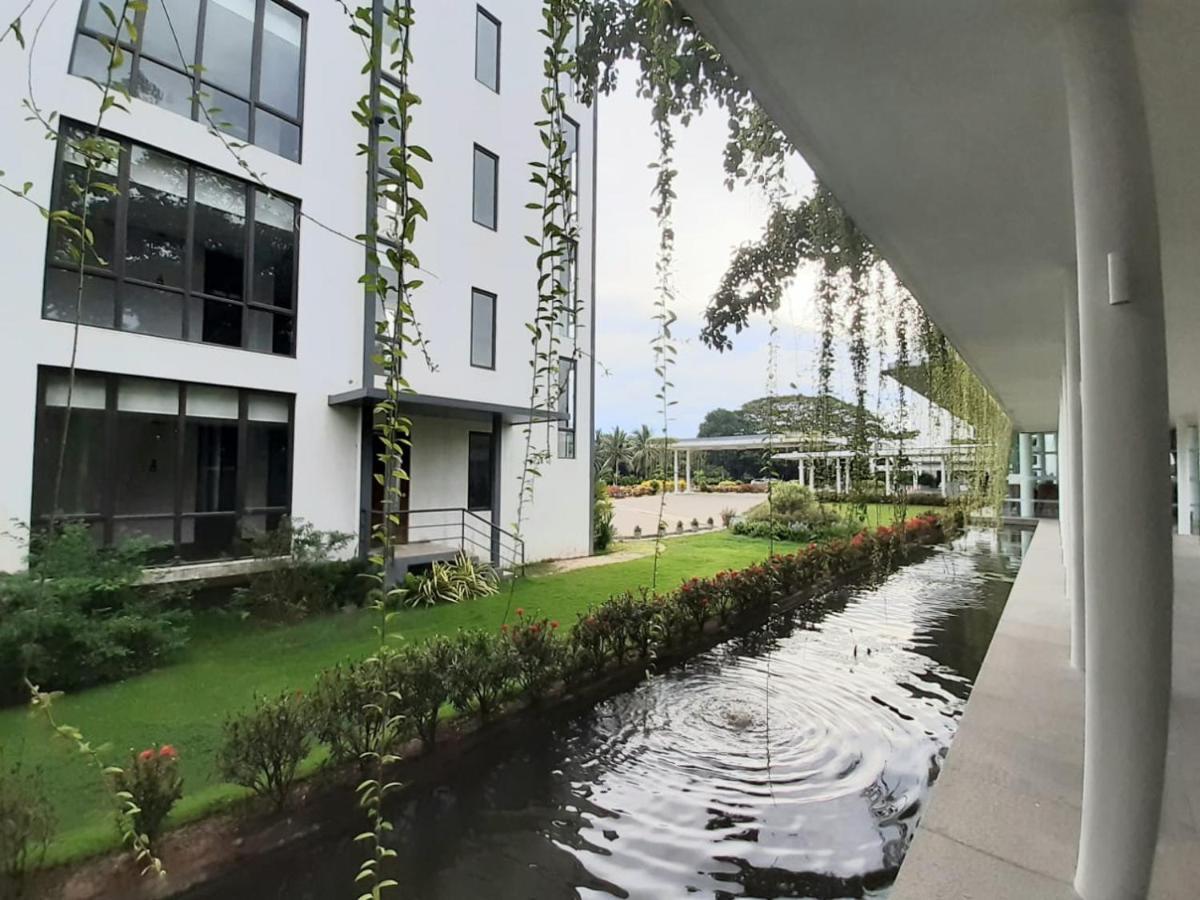 Vivanta Colombo, Airport Garden Seeduwa Exterior photo